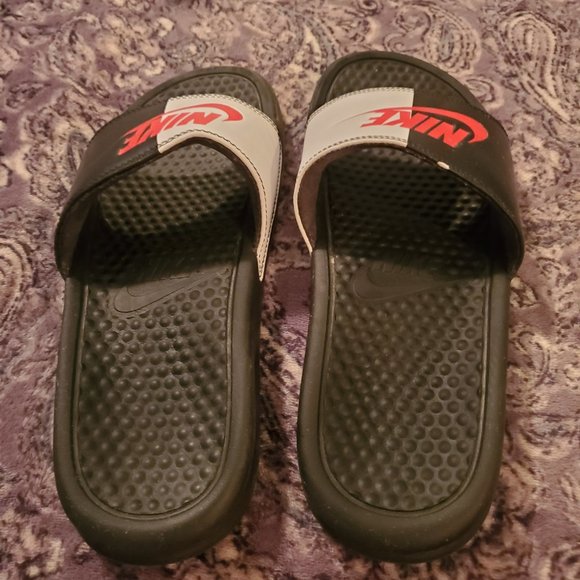 Nike Slide - Picture 3 of 6